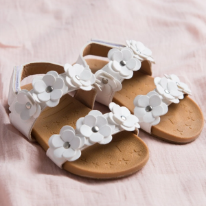 Daisy Sandal - Snow White